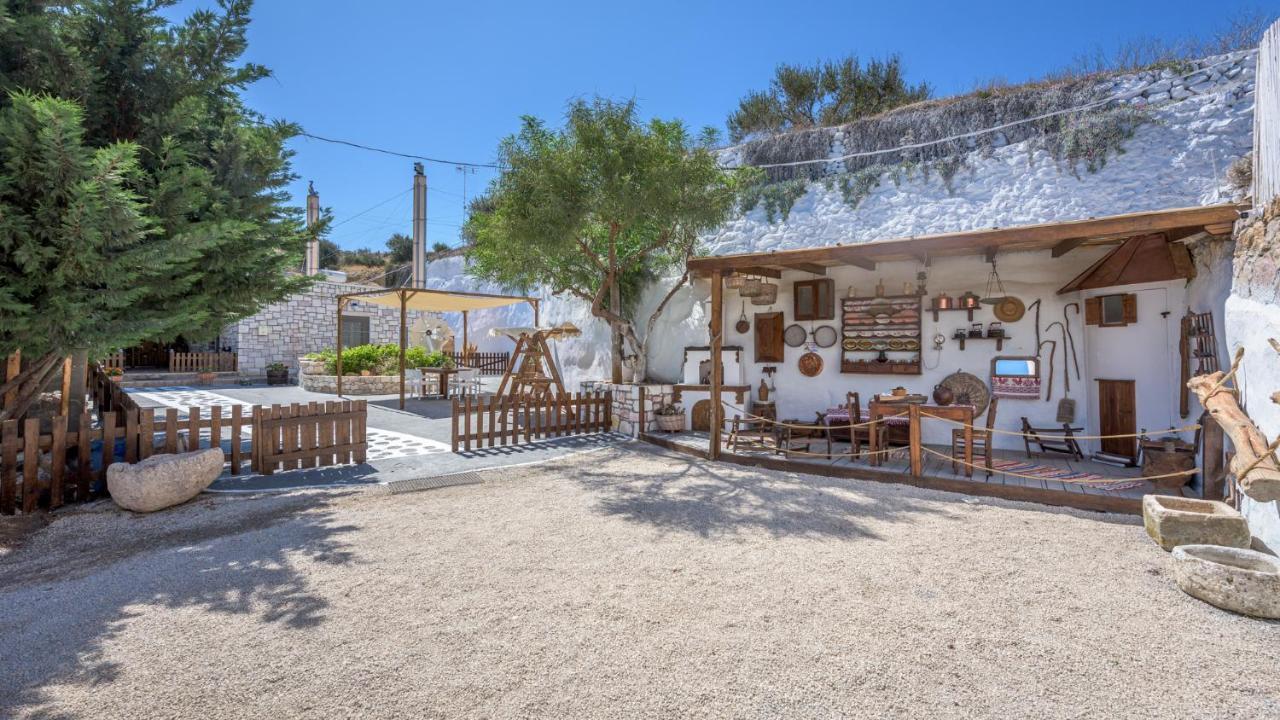 Emilia'S Little Farmhouses Agioi Anargyroi  Extérieur photo
